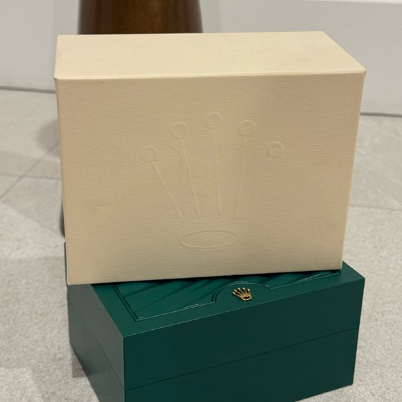 Rolex Accessories - Ladies ROLEX Cream and Green Watch Box Set